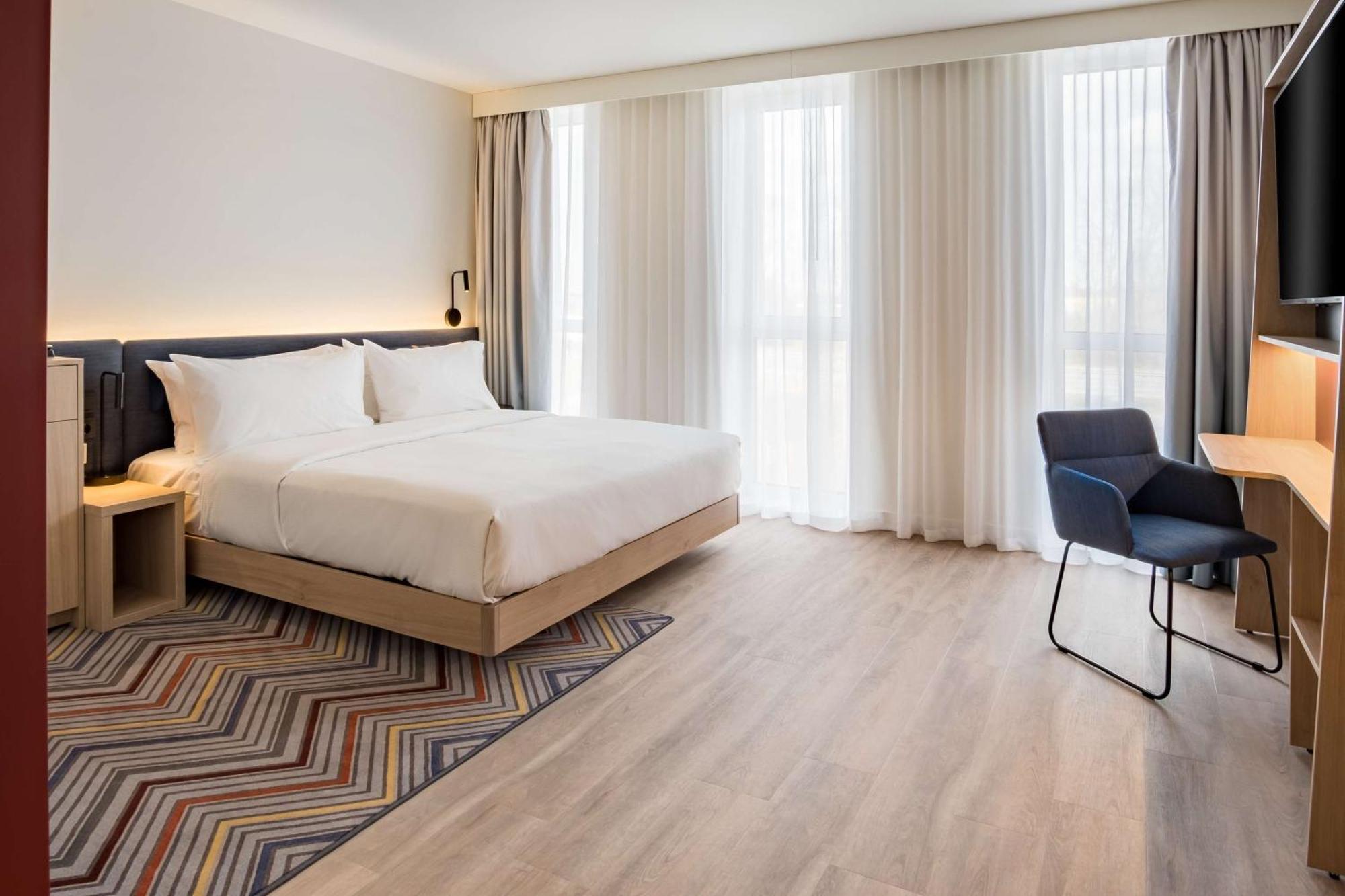 Hampton By Hilton Riga Airport Hotel Mārupe Exterior foto