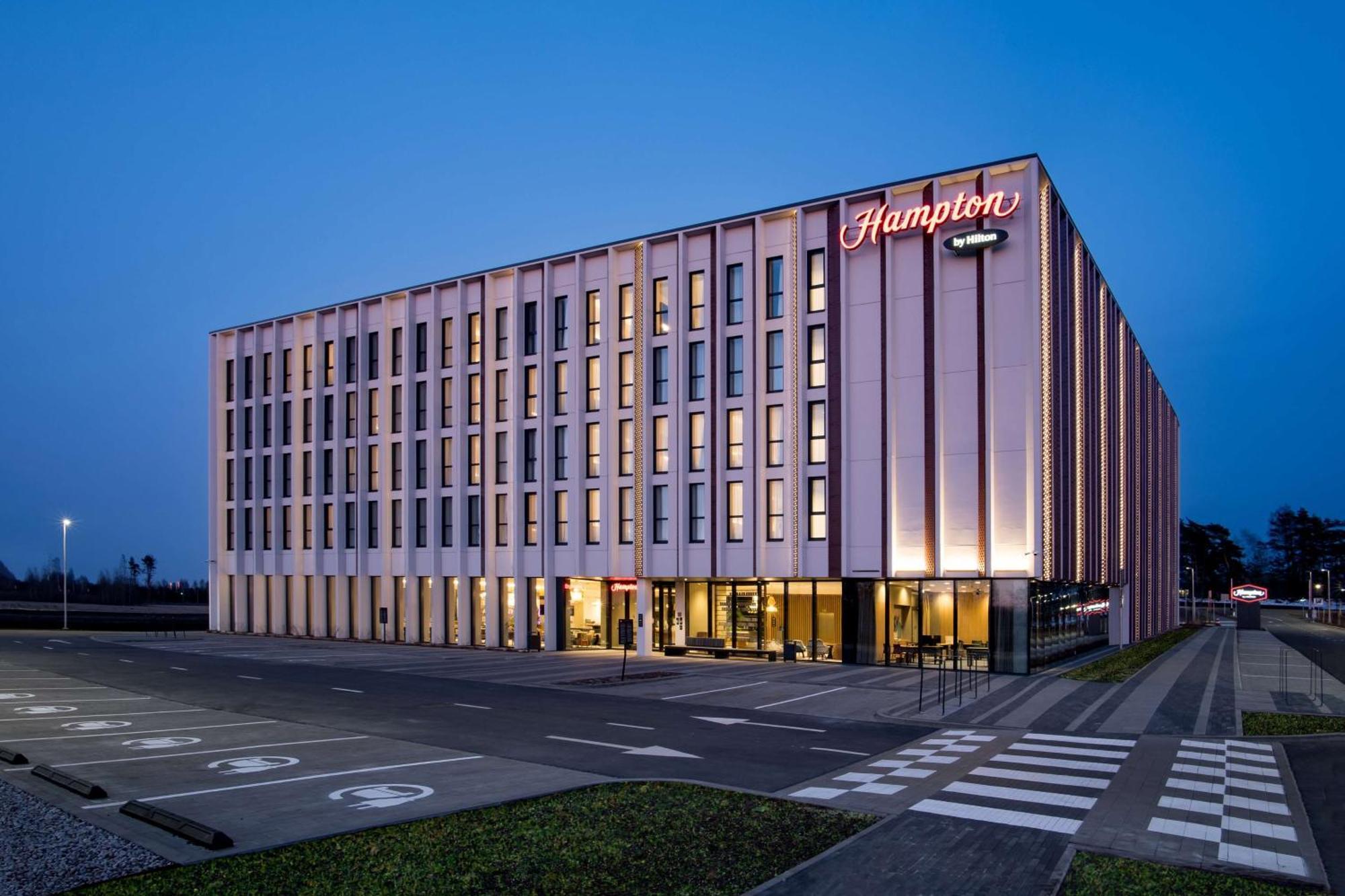Hampton By Hilton Riga Airport Hotel Mārupe Exterior foto